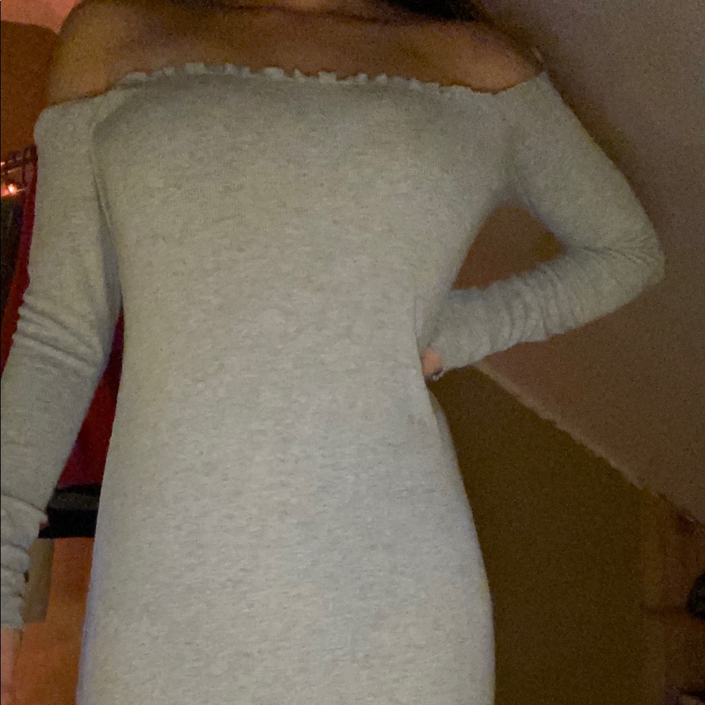 Off the shoulders grey mini dress